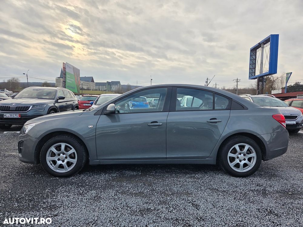 Chevrolet Cruze 2.0 LS - 3