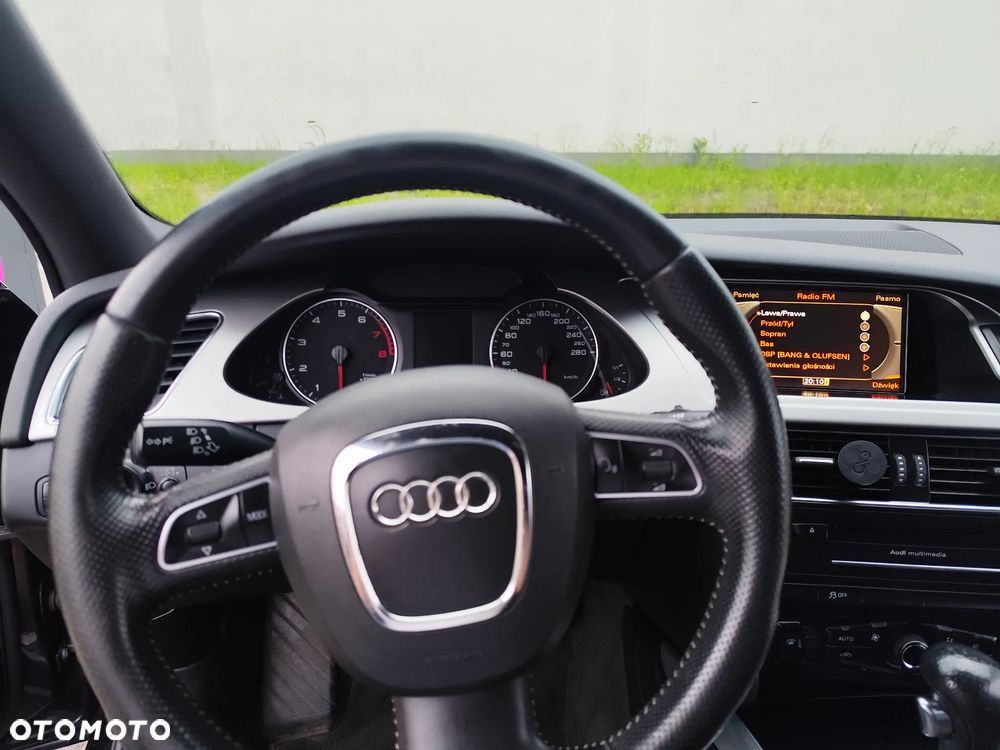 Audi A4 ver-avant-2-0-tfsi-quattro-s-tronic-s-line-sportpaket - 17