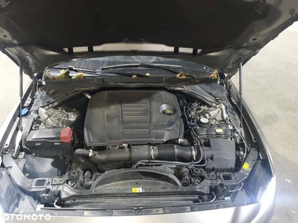 Jaguar XE 2.0 P250 S - 9