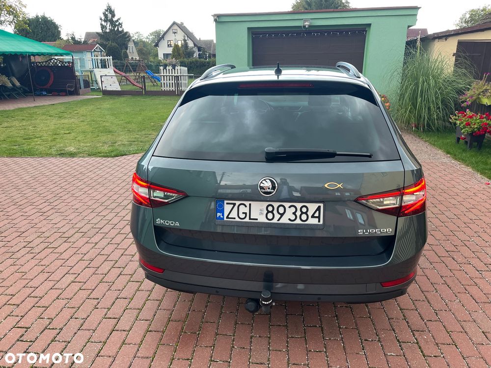 Skoda Superb 2.0 TDI DSG Ambition - 9