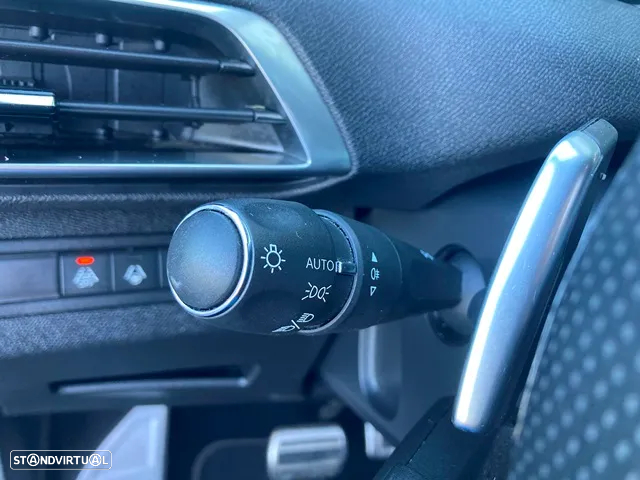 Peugeot 3008 1.6 Hybrid4 GT e-EAT8 - 24