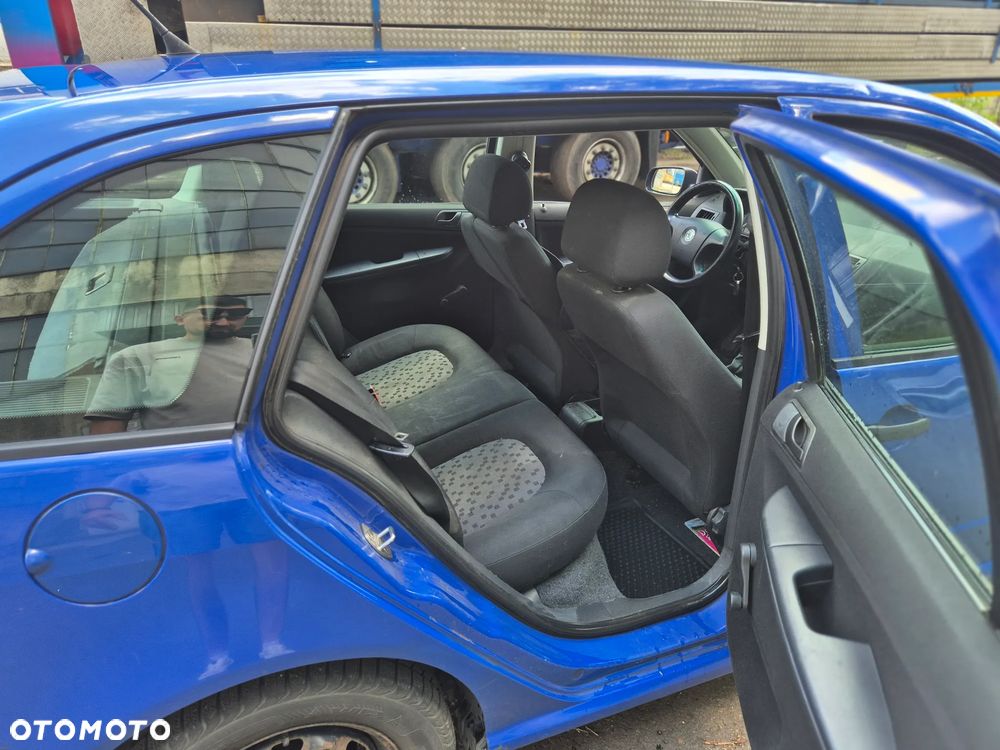 Skoda Fabia 1.2 HTP Active - 5