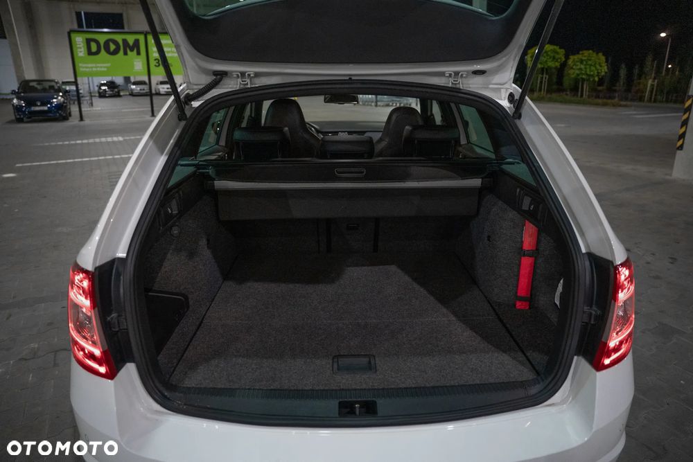 Skoda Octavia 2.0 TSI RS - 26