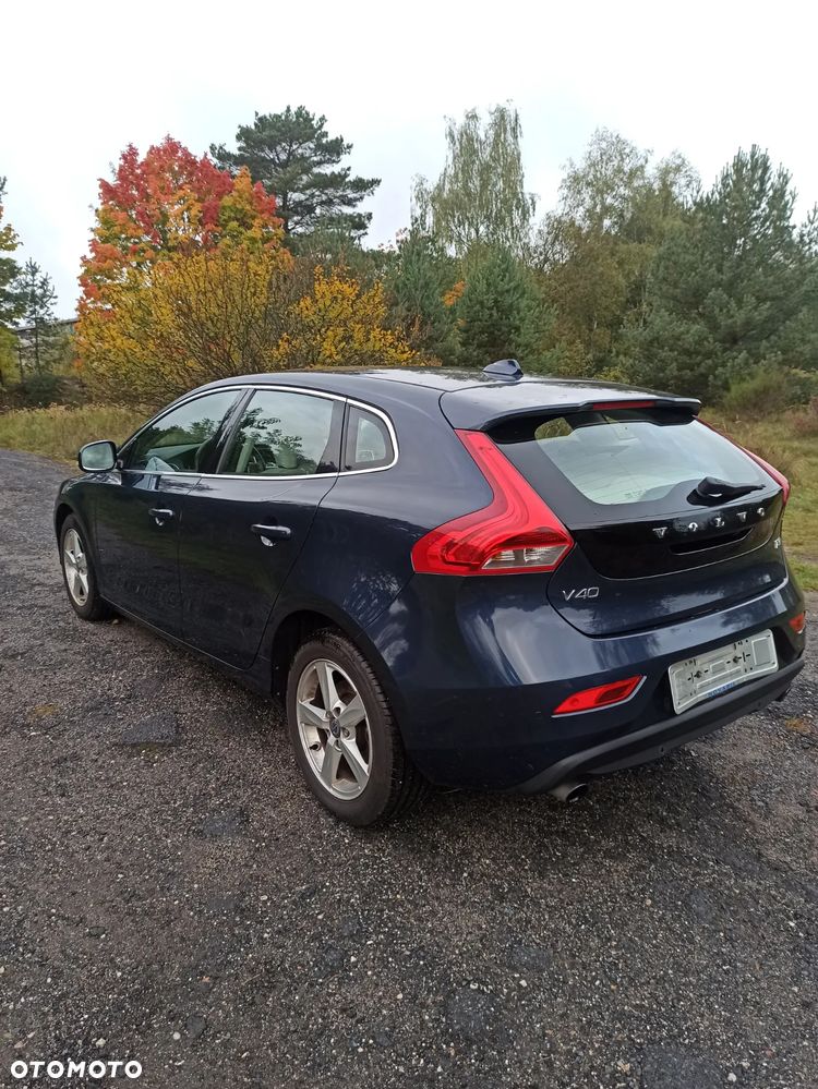 Volvo V40 T3 Momentum - 10