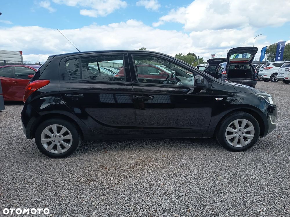 Hyundai i20 1.25 Comfort - 11
