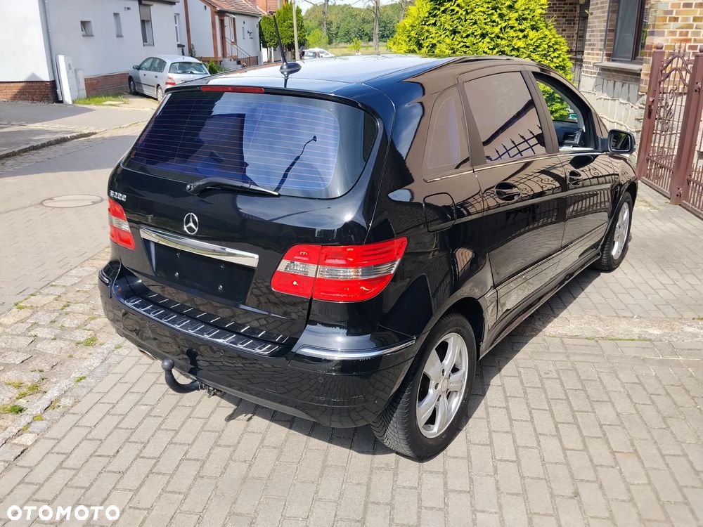 Mercedes-Benz Klasa B 200 Special Edition - 12