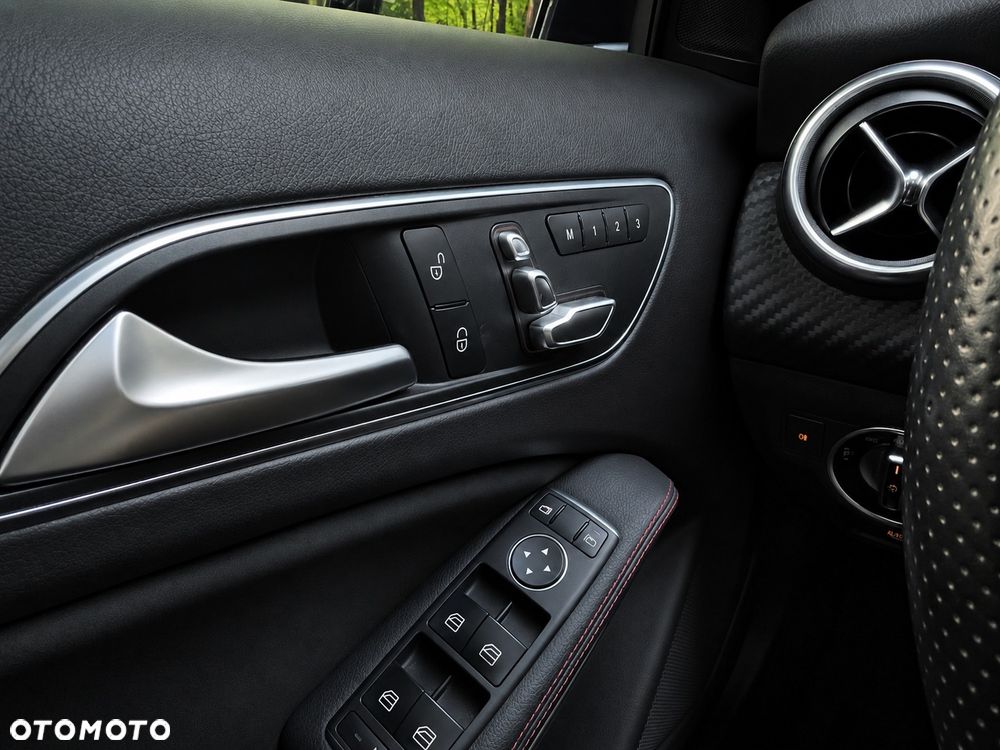 Mercedes-Benz Klasa A 220 4-Matic AMG Line - 7