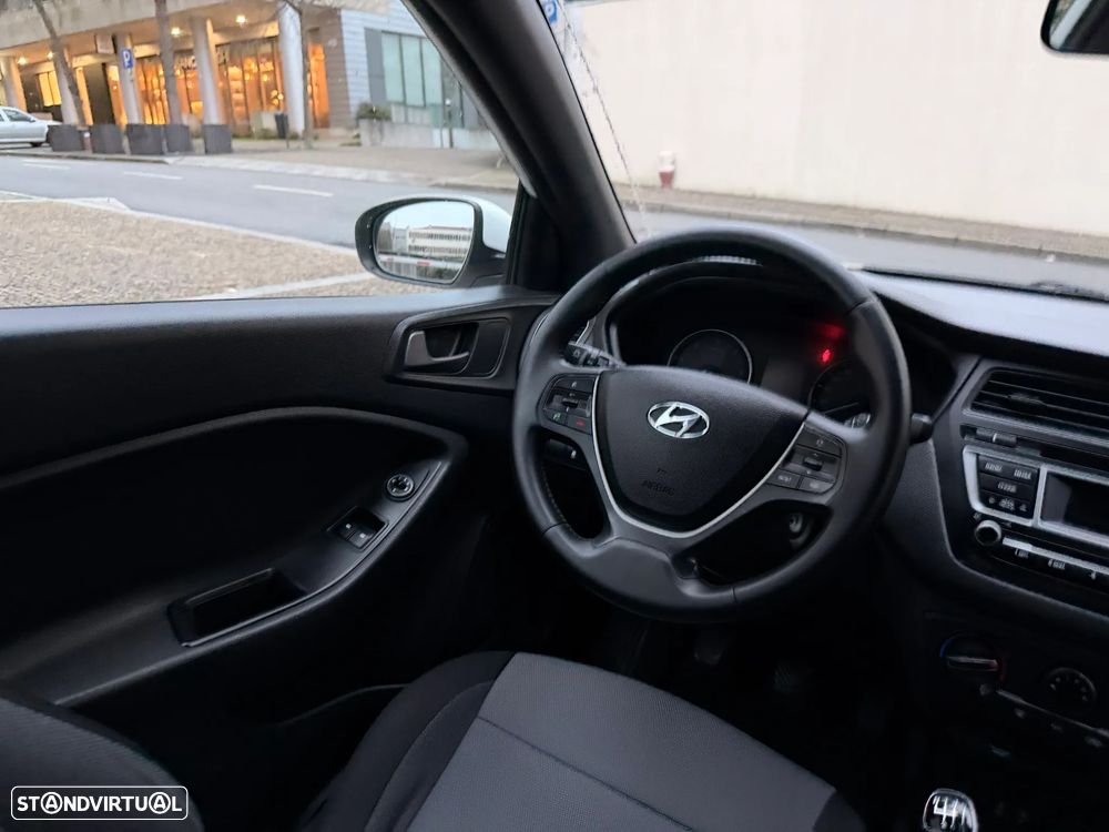 Hyundai i20 1.1 CRDi LED - 24