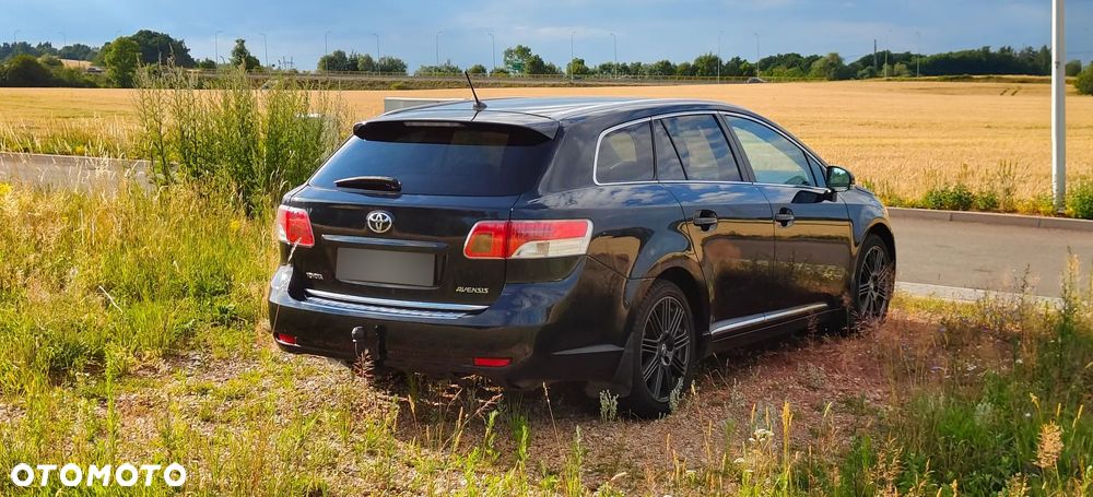 Toyota Avensis 2.0 Premium MS - 11