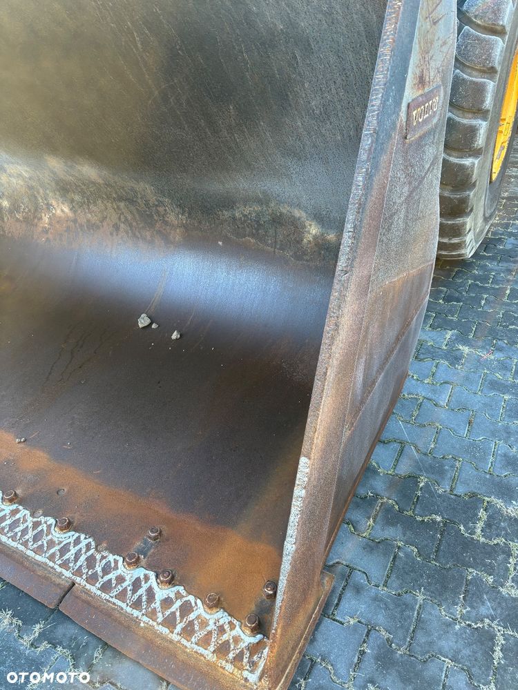 Volvo L150H rok 2016, 26ton, 4,2m3 opony 70%, bdb - 26