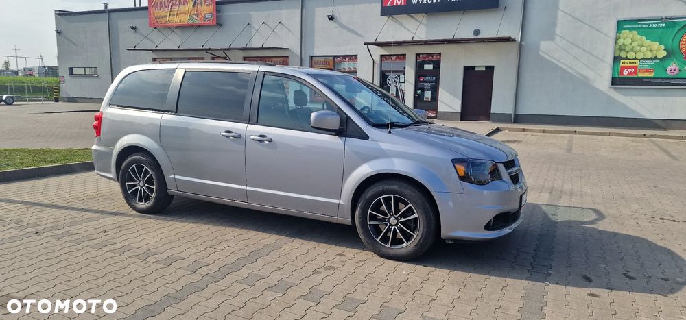 Dodge Grand Caravan - 9