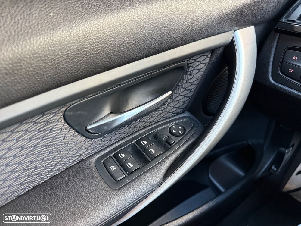 BMW 320 d Auto Pack M - 24