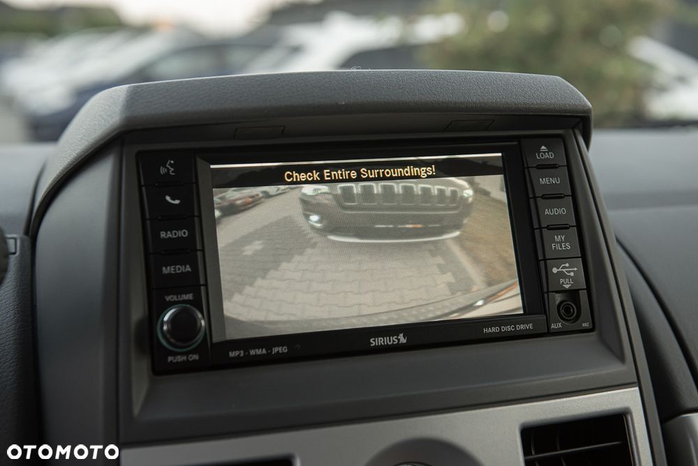 Chrysler Town & Country - 30