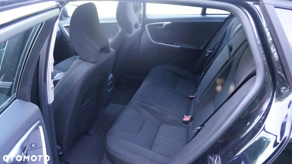 Volvo V60 D2 Edition - 12