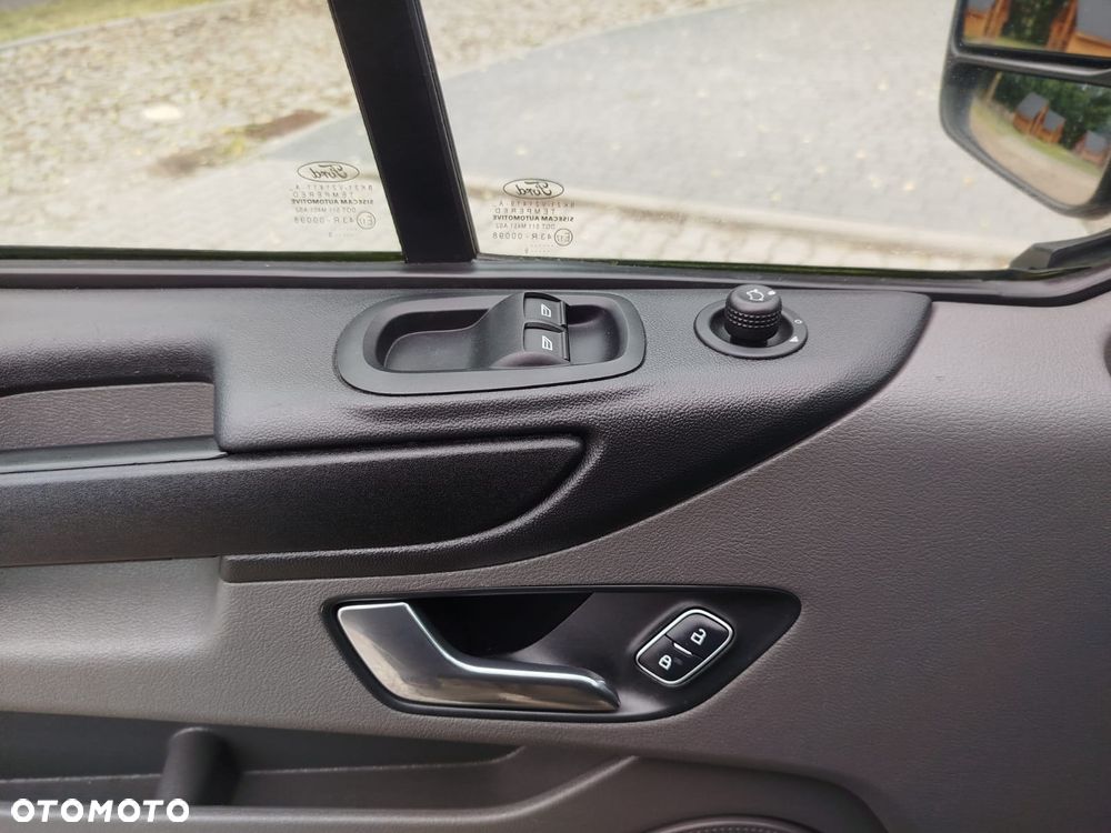 Ford Transit Custom - 11