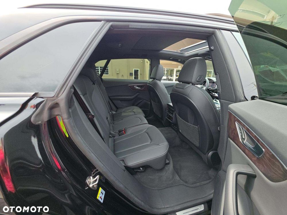 Audi Q8 55 TFSI quattro tiptronic - 10
