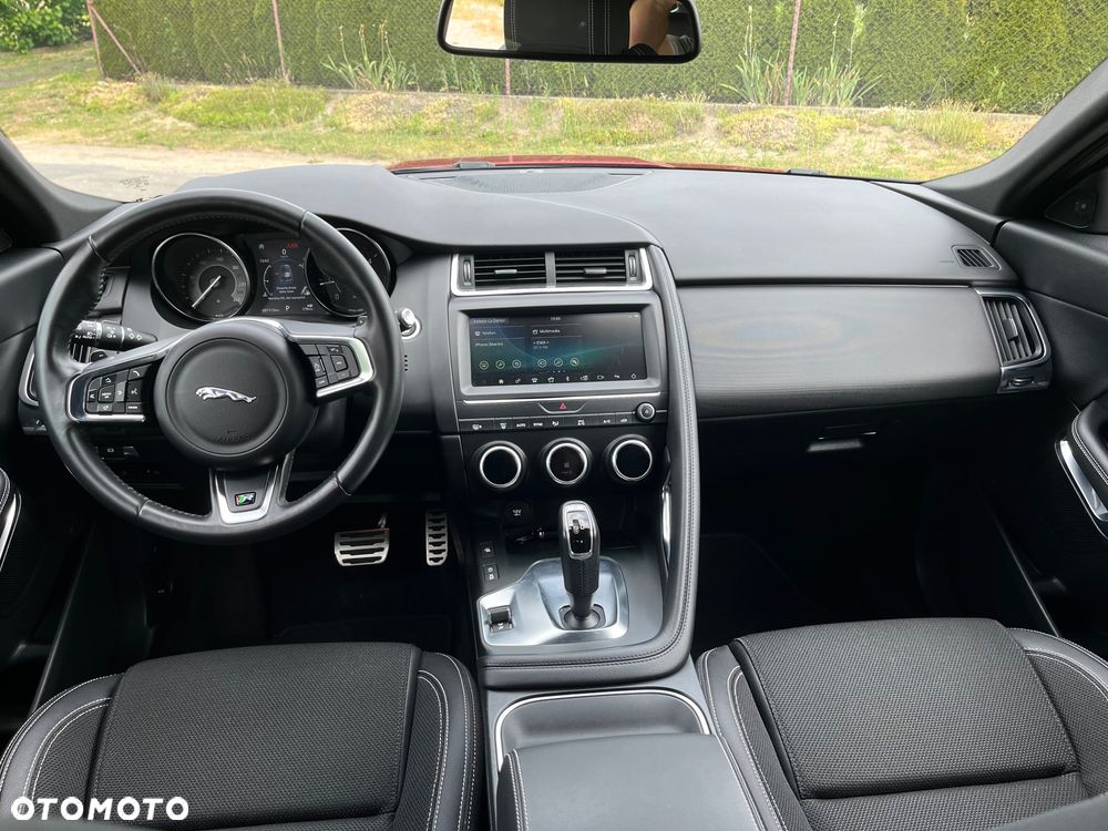 Jaguar E-Pace 2.0 i4D AWD R-Dynamic - 18