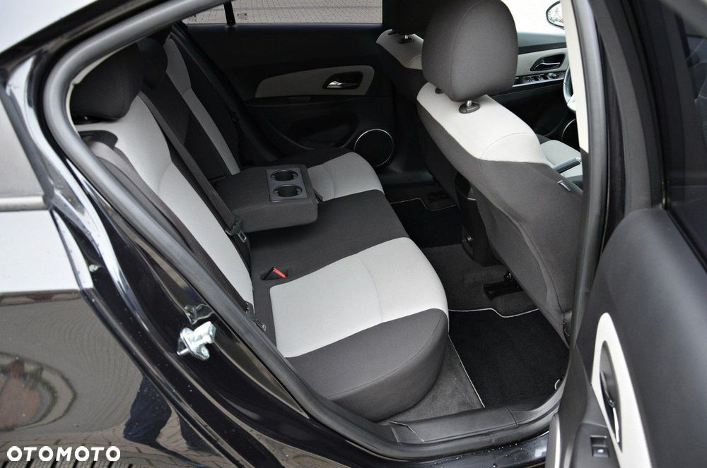 Chevrolet Cruze 1.6 LS - 34