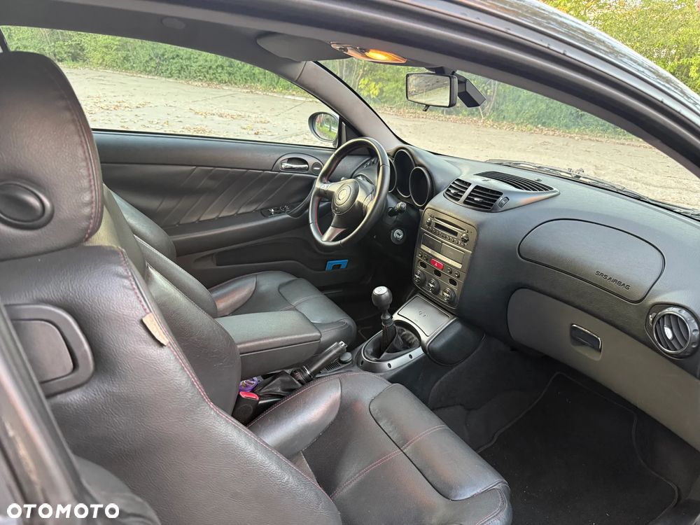 Alfa Romeo GT 1.9JTD 16V Distinctive - 10