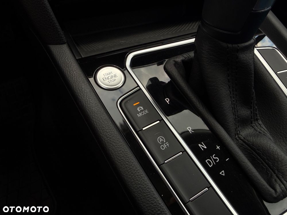 Volkswagen Passat - 30