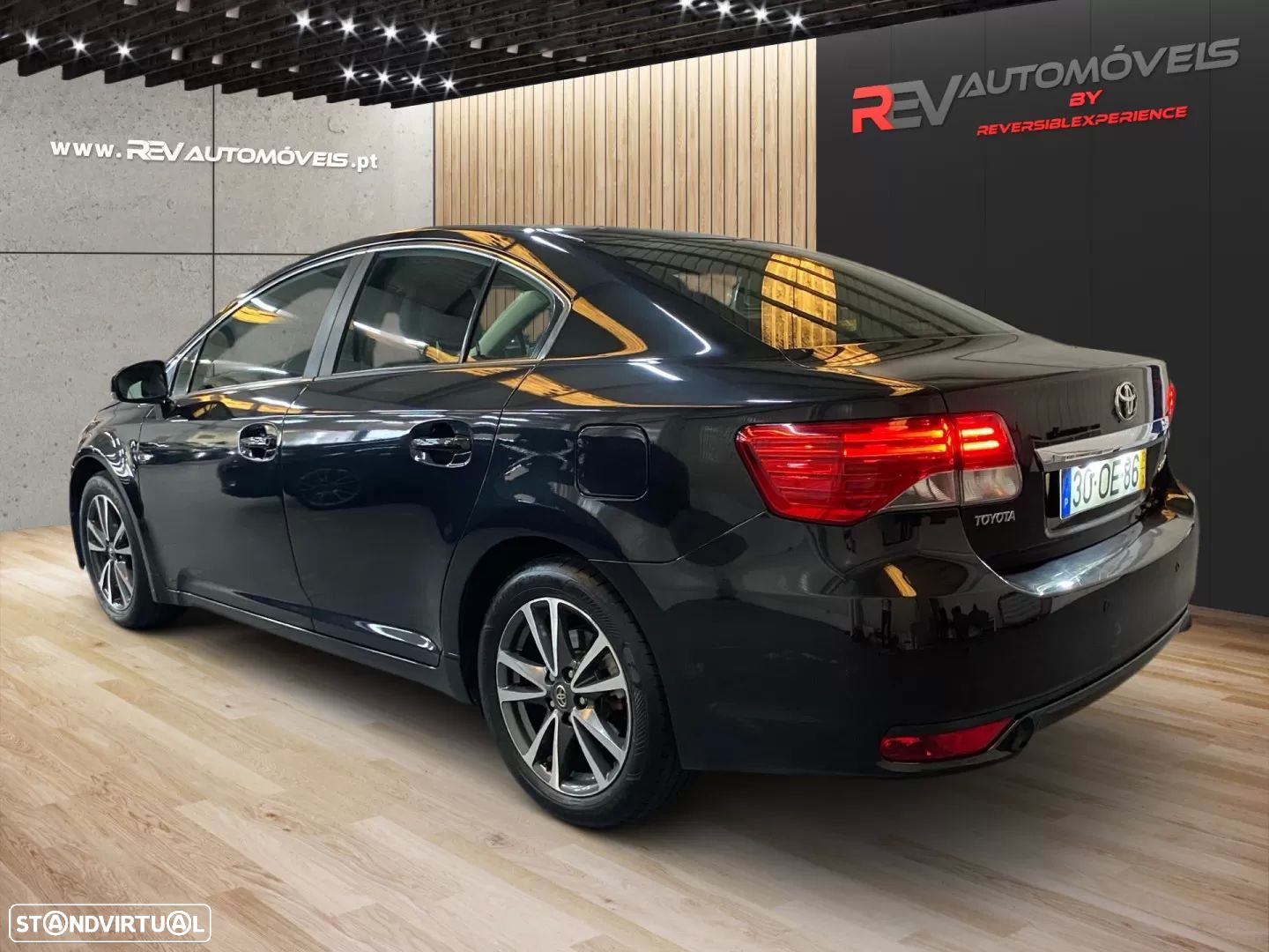 Toyota Avensis SD 2.0 D-4D Exclusive +Navi - 4