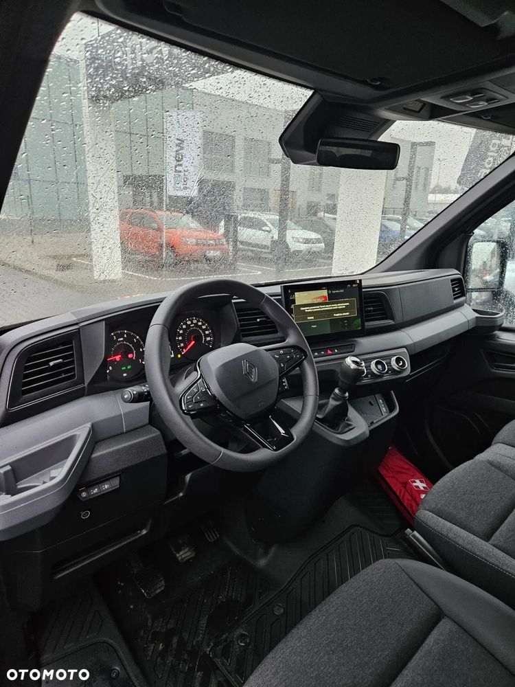 Renault Master Doka 7os. 170KM - 12