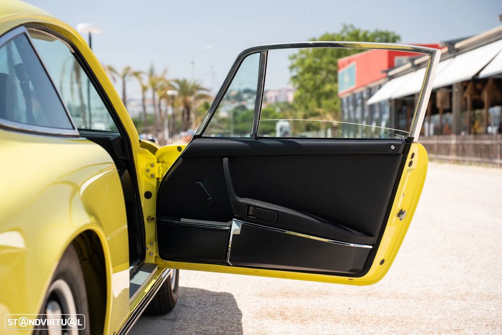 Porsche 911 Série F - 43