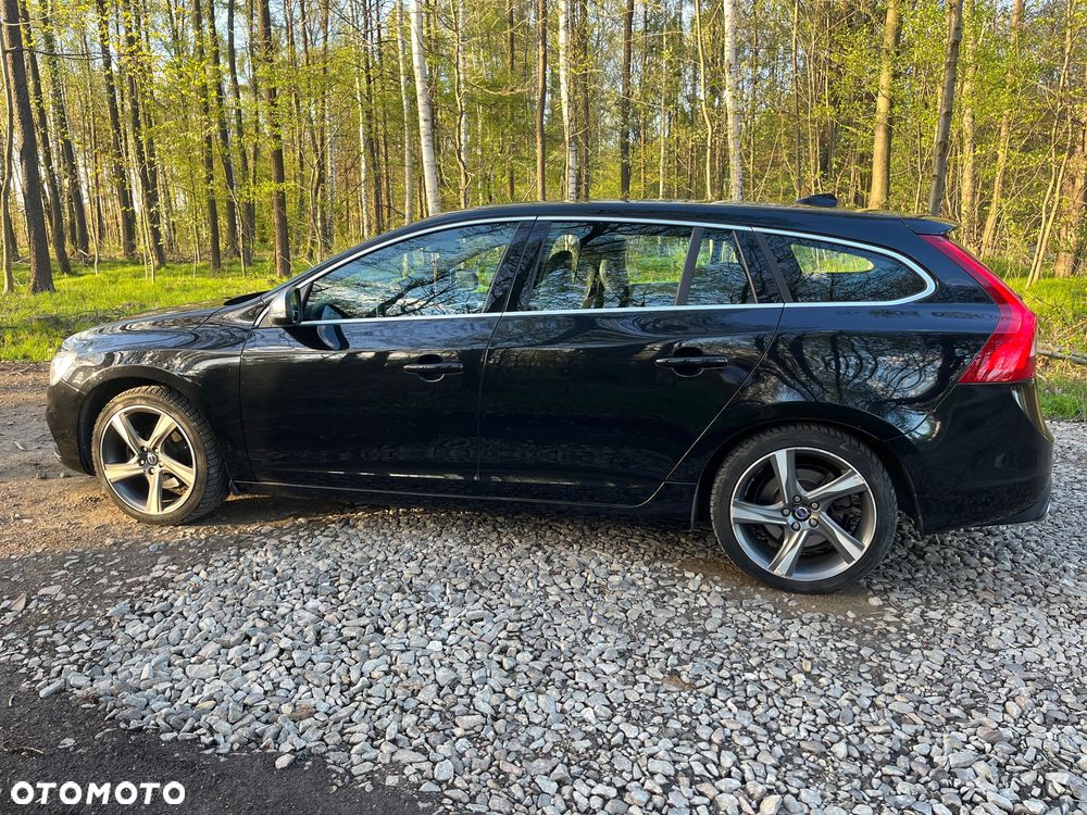 Volvo V60 D3 R-Design - 18