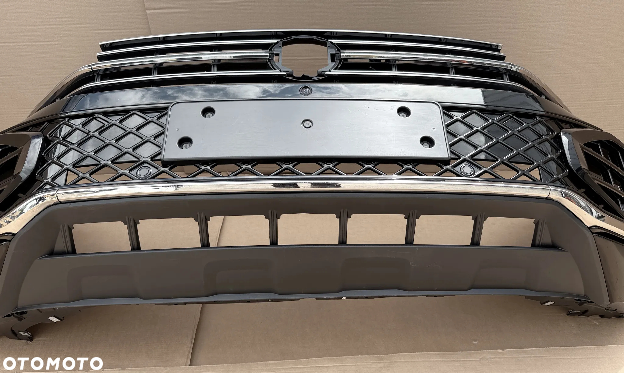 Zderzak Przedni VW Touareg III 760 Lift R-Line BLACK, LED Full - 3