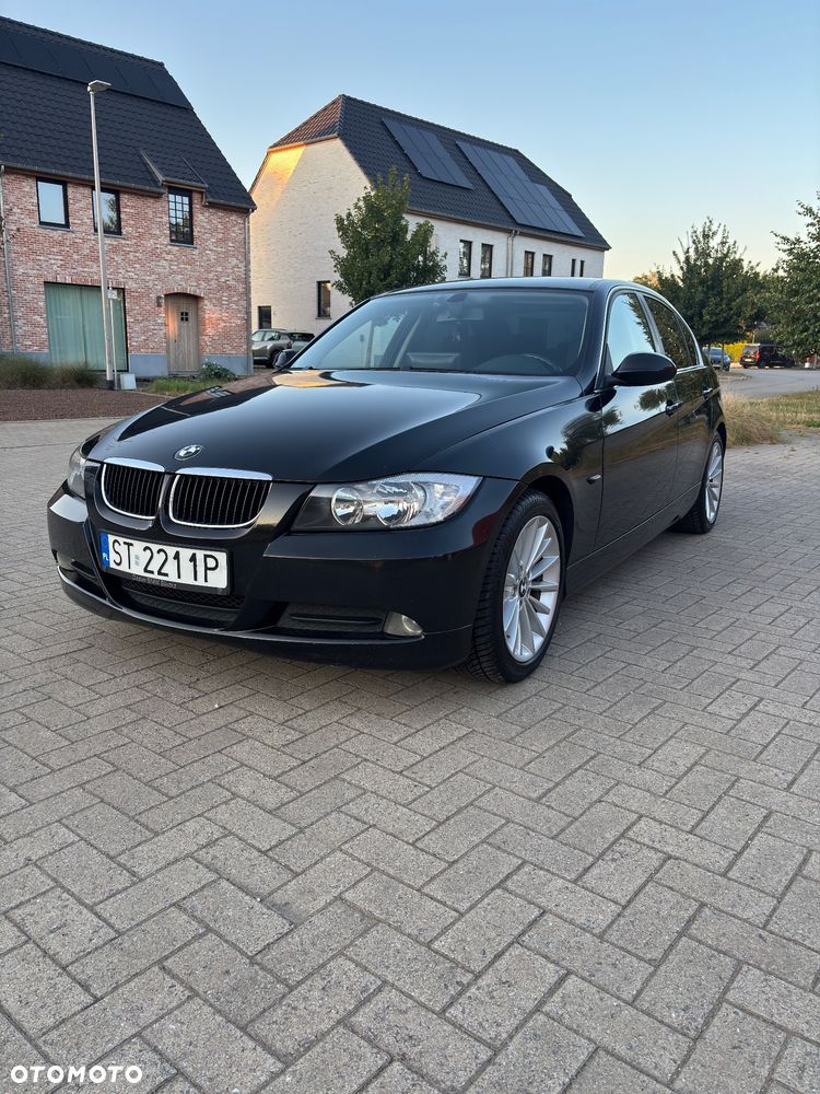 BMW Seria 3 318i - 1
