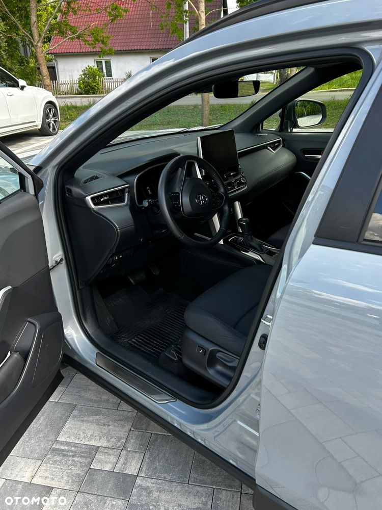 Toyota Corolla Cross 2.0 Hybrid Comfort - 14