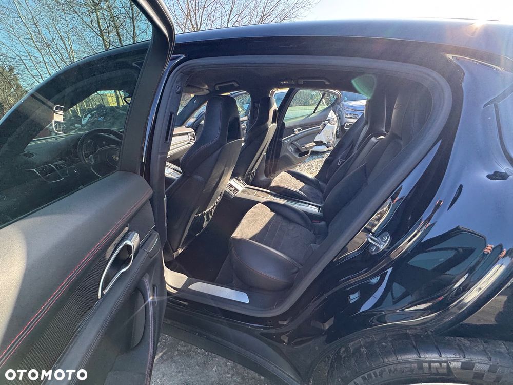 Porsche Panamera GTS - 22