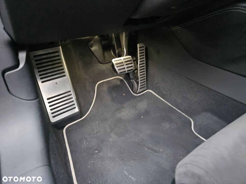 Audi TT S Coupé - 18