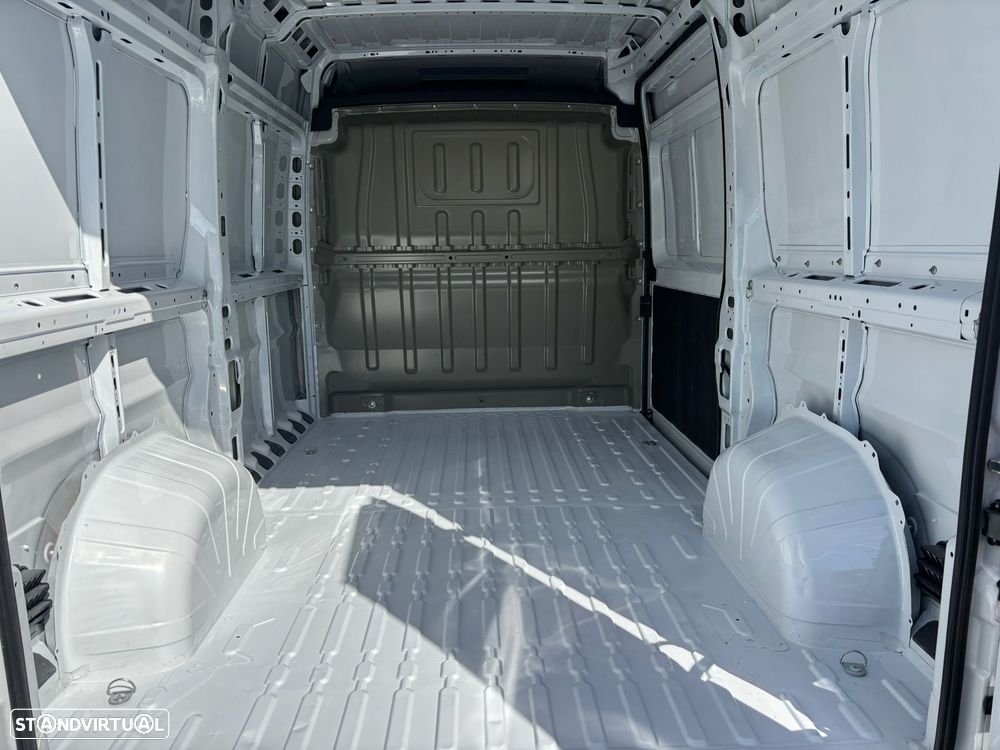 Peugeot Boxer 2.2 BlueHDi 140 L2H2 - - 18