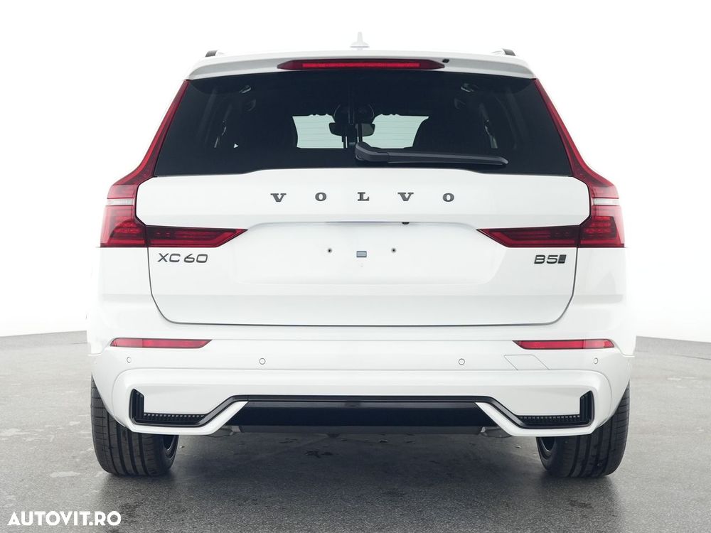 Volvo XC 60 B5 AT AWD MHEV Ultra Black Edition - 3