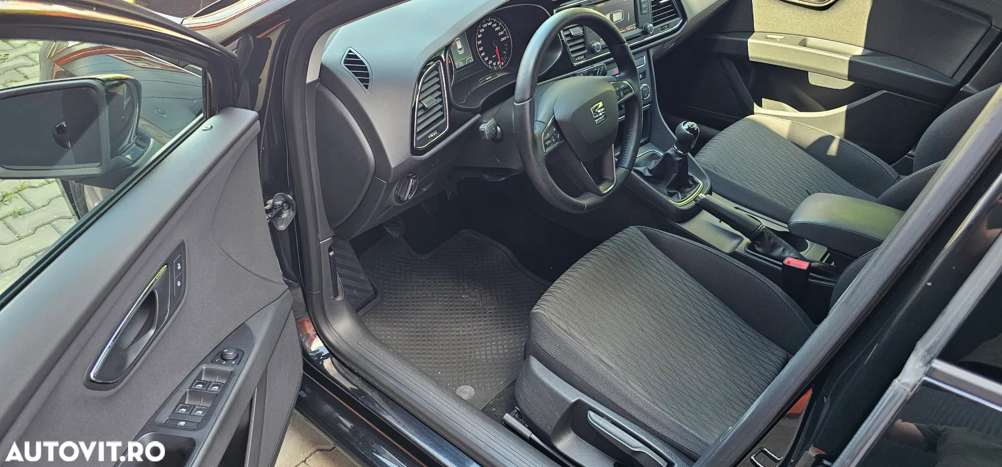 Seat Leon Sportstourer 2.0 TDI Style - 6