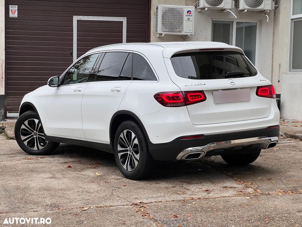 Mercedes-Benz GLC 300 d 4MATIC 9G-TRONIC Exclusive - 4