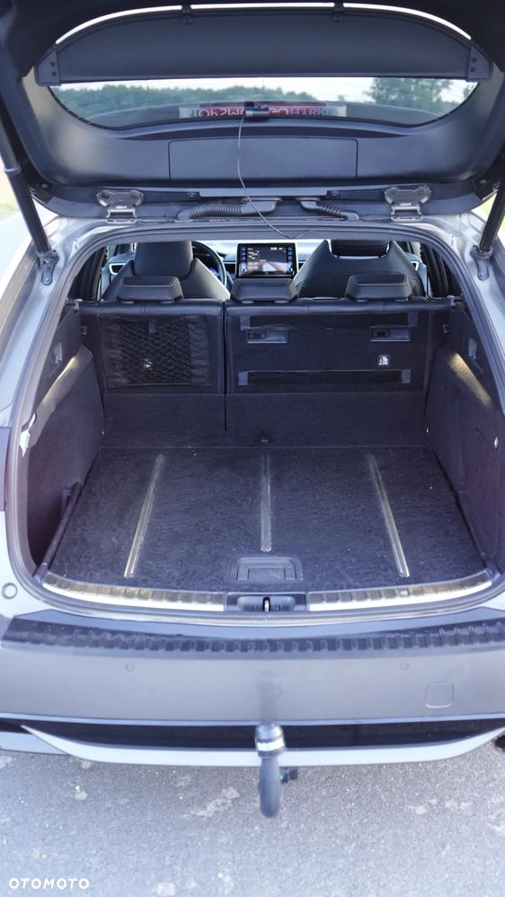 Toyota Corolla 2.0 Hybrid Executive - 23