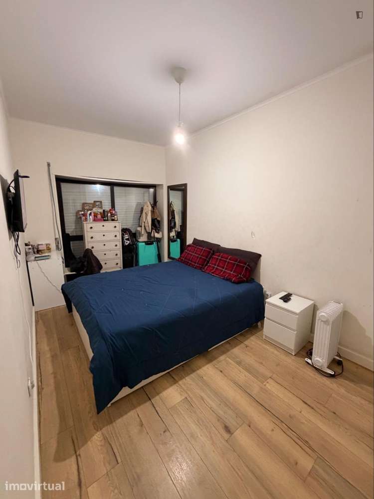 Quarto - localizado em Campanhã Porto - Grande imagem: 4/6