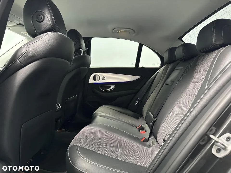 Mercedes-Benz Klasa E 220 d 4-Matic Avantgarde - 20