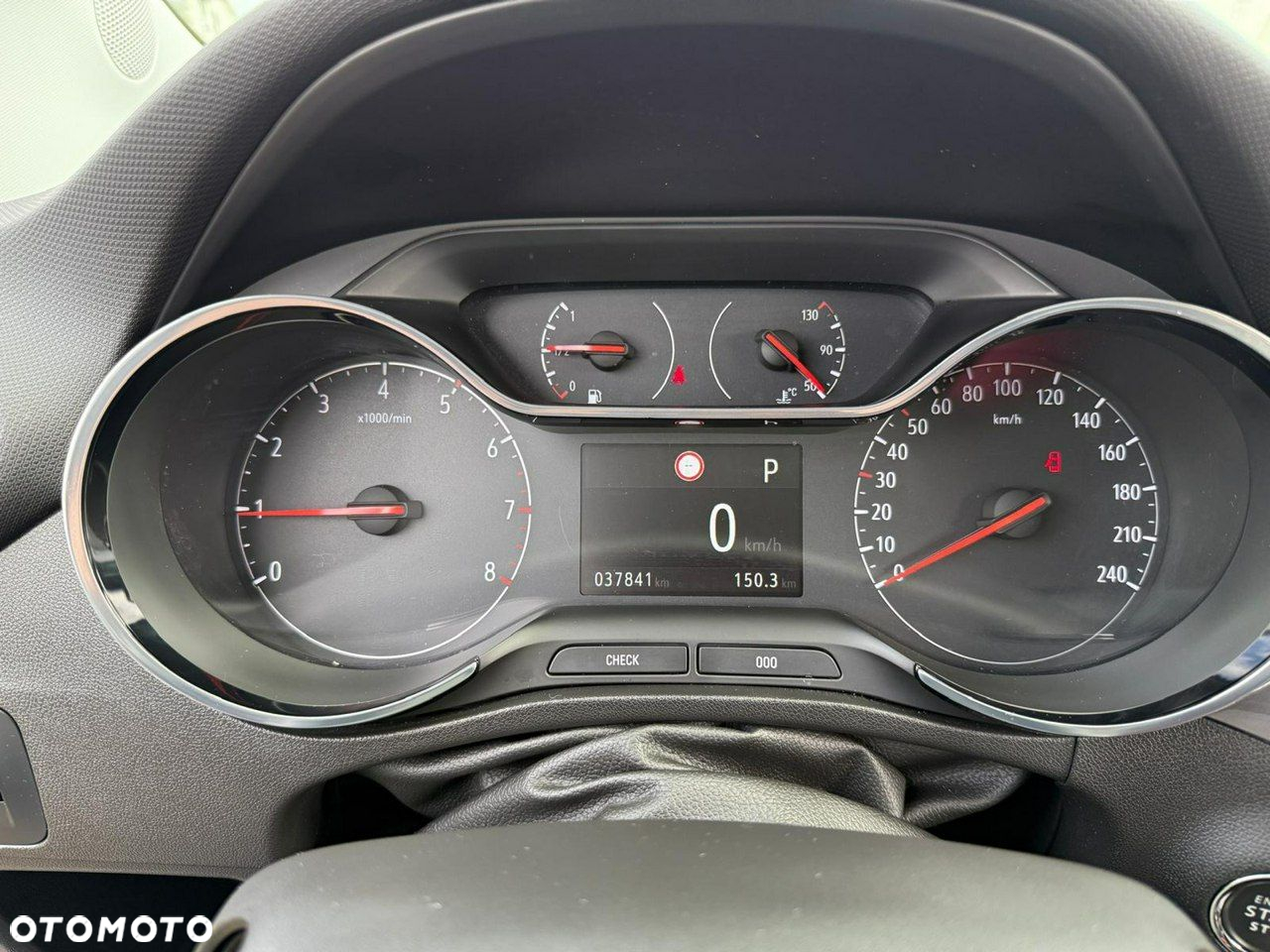 Opel Crossland X - 8