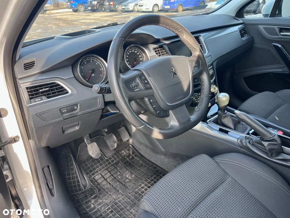 Peugeot 508 1.6 e-THP Active S&S - 11