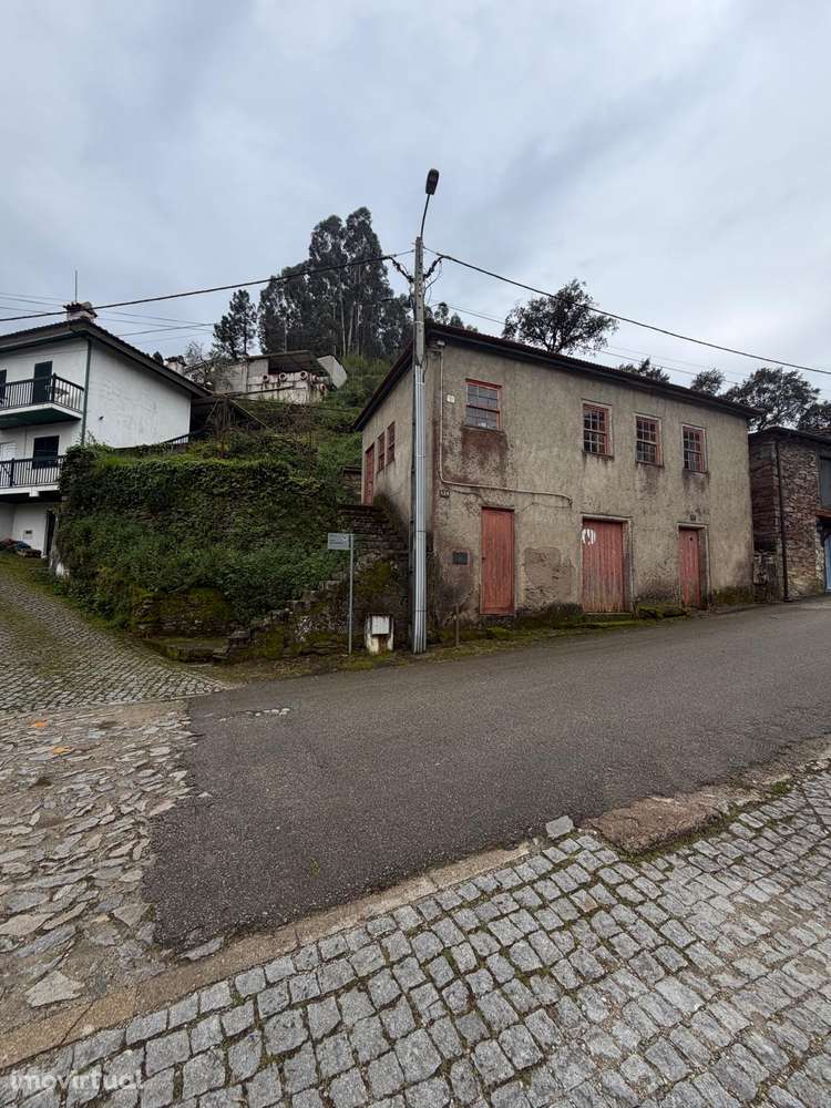 Moradia para Restaurar com Vista Rio - Grande imagem: 4/10