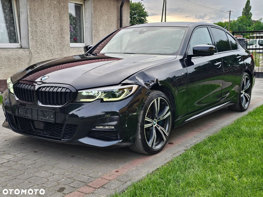 BMW Seria 3 330e M Sport - 3