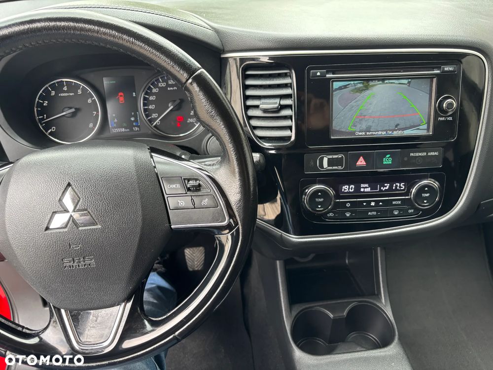 Mitsubishi Outlander 2.0 2WD Inform - 12
