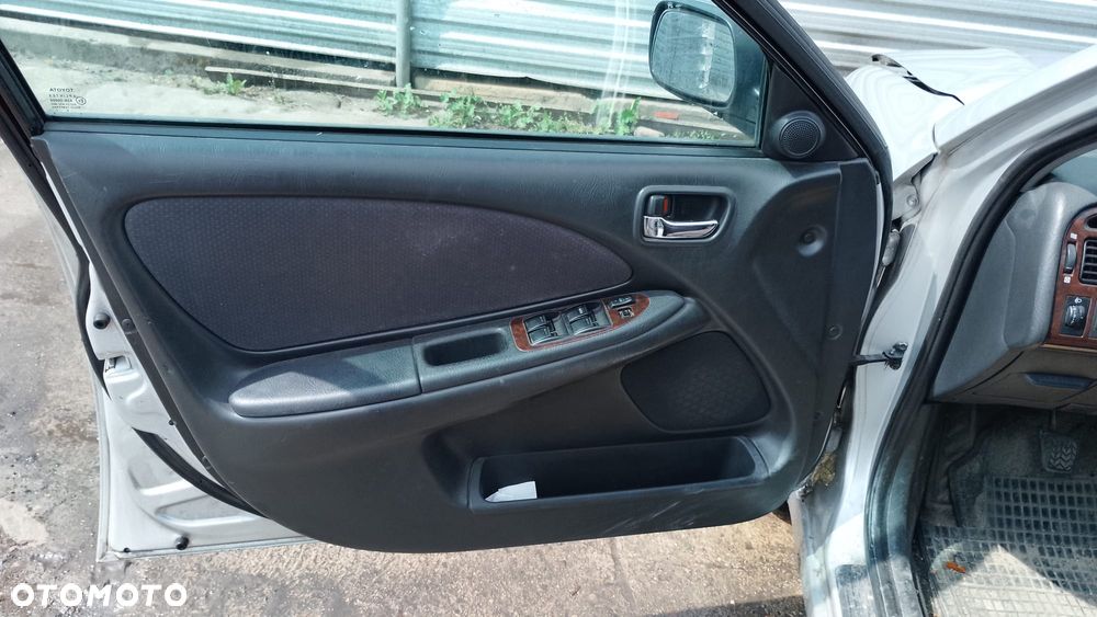 Tylko Części TOYOTA AVENSIS I T22 T220 FL 2.0 16V VVTI 1AZFSE 150KM 110kW kombi 00r–03r lakier 199 - 7