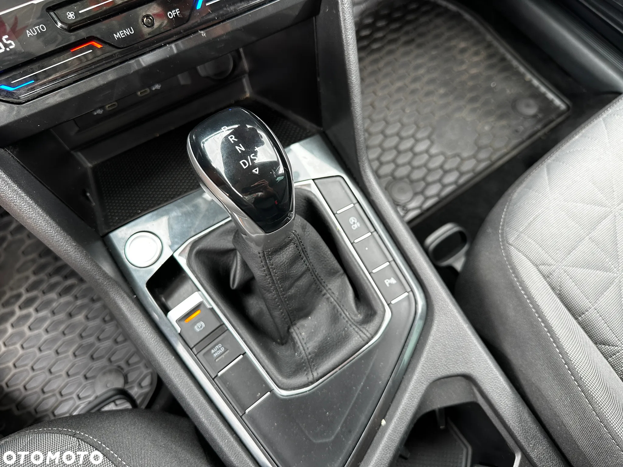 Volkswagen Tiguan - 17