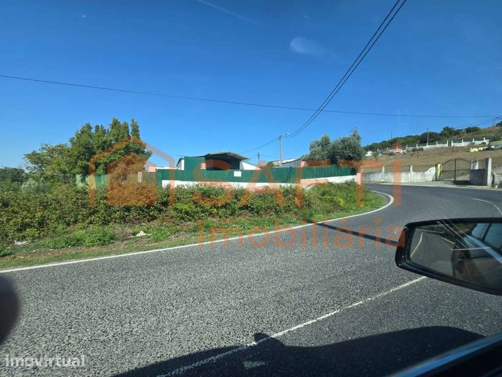 Terreno Rústico de 1480 m2 e Armazém de 340 m2, contento ainda cozi... - Grande imagem: 2/23