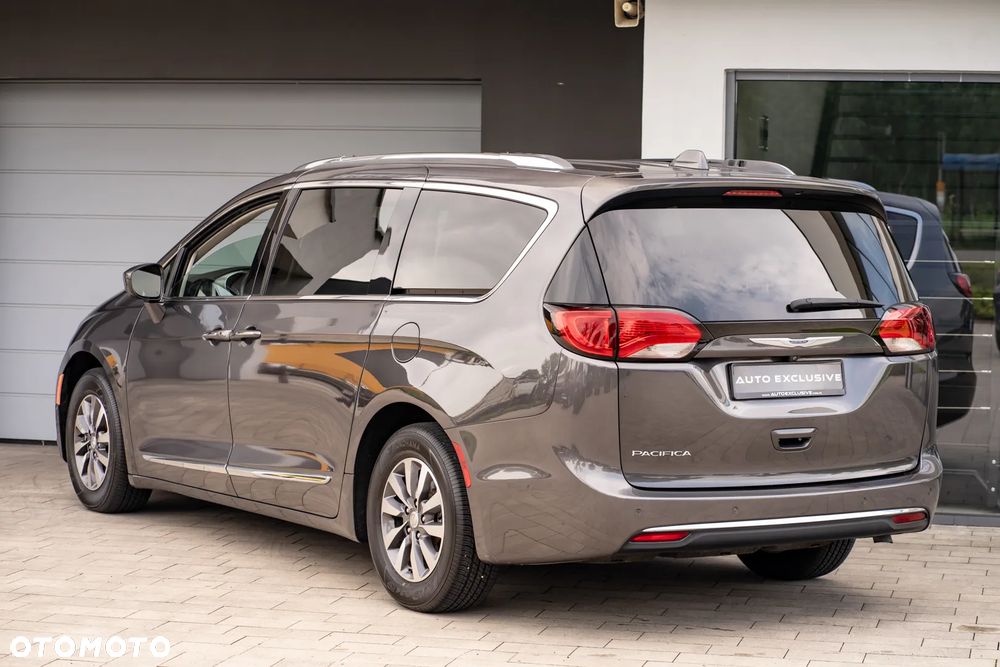 Chrysler Pacifica - 27