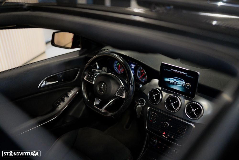 Mercedes-Benz CLA 220 - 35